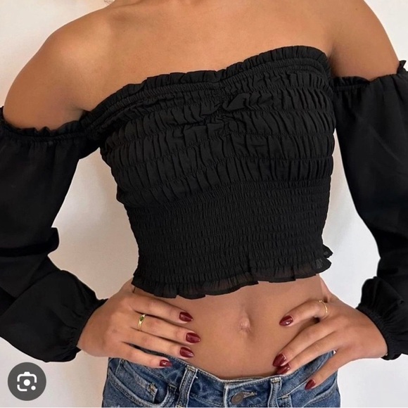 Abercrombie & Fitch Black Smocked Off Shoulder Cropped Top Long Sleeve XS - Picture 1 of 7